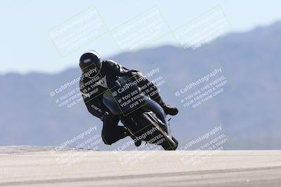 media/Oct-13-2025-Moto Forza (Mon) [[a66d839500]]/3-B Group/Session 4 (Turn 9)/